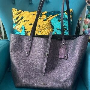 Chic Textured Purple Tote Bag